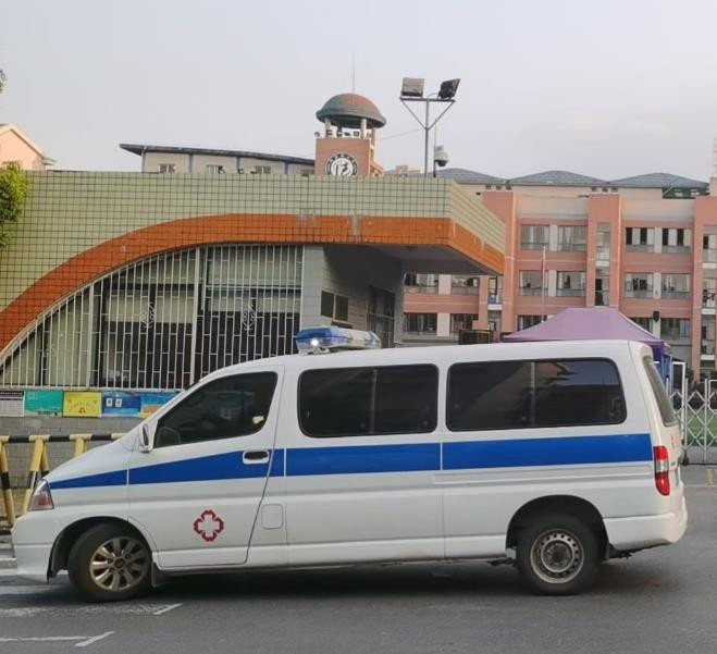 铜陵救护车出租护送骨折病人一公里多少钱